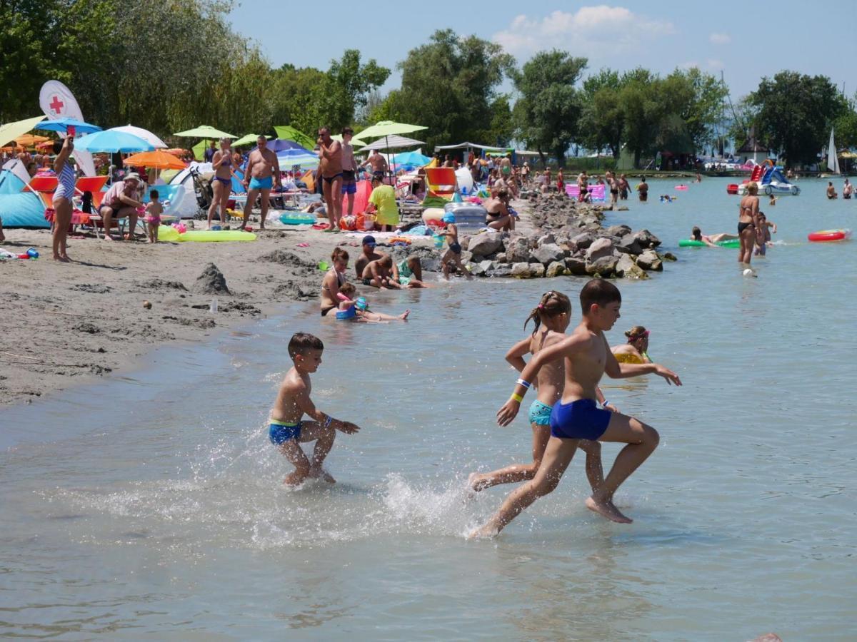 Apartment In Balatonlelle 40765 エクステリア 写真